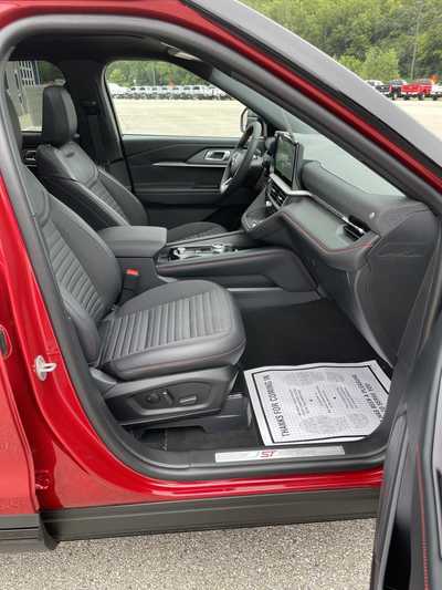 2025 Ford Explorer, $53265.75. Photo 11