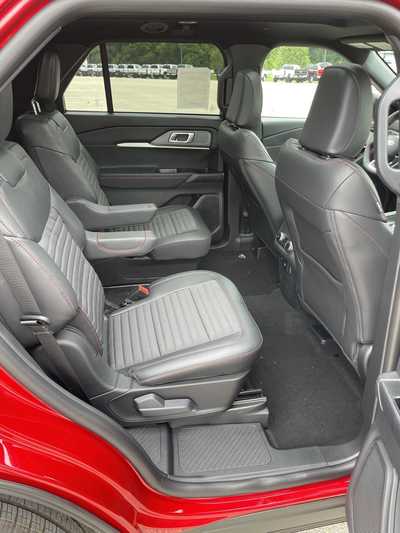 2025 Ford Explorer, $53265.75. Photo 12