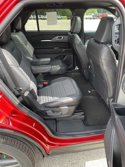 2025 Ford Explorer, $52834.75. Photo 12