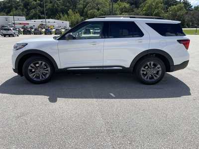 2025 Ford Explorer, $48191.75. Photo 6