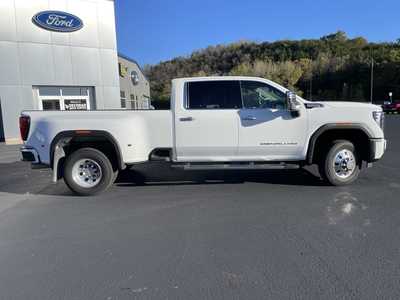 2024 GMC 3500 Crew Cab, $76000.00. Photo 2