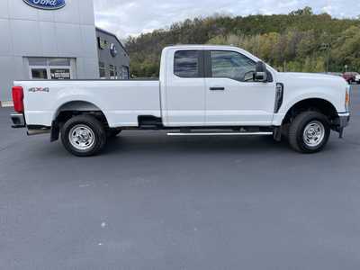 2023 Ford F350 Ext Cab, $40000.00. Photo 2