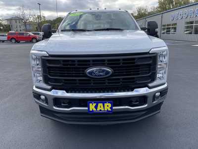 2023 Ford F350 Ext Cab, $40000.00. Photo 4