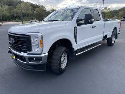 2023 Ford F350 Ext Cab, $40000.00. Photo 5