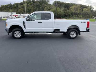 2023 Ford F350 Ext Cab, $40000.00. Photo 6