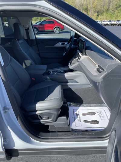 2025 Ford Explorer, $47879.75. Photo 11