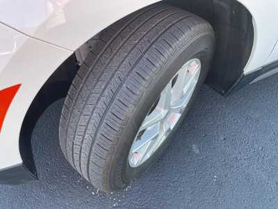 2024 Chevrolet Equinox, $22999.00. Photo 9