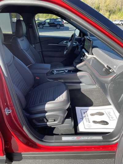 2025 Ford Explorer, $48596.75. Photo 11