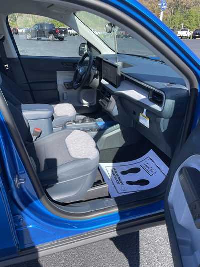 2025 Ford Maverick, $34632.75. Photo 12