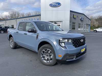 2025 Ford Maverick, $34092.75. Photo 3