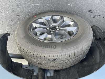 2025 Ford Maverick, $34092.75. Photo 9