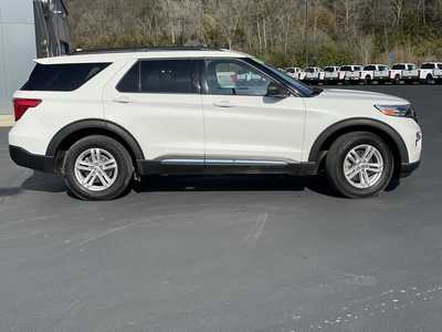 2021 Ford Explorer, $28000.00. Photo 2