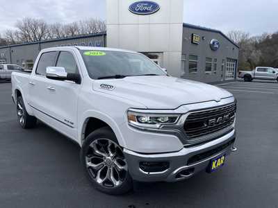 2019 RAM 1500 Crew Cab, $35000.00. Photo 3