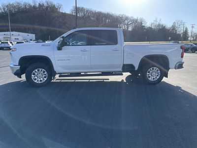 2023 Chevrolet 2500 Crew Cab, $39000.00. Photo 6