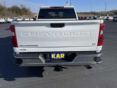 2023 Chevrolet 2500 Crew Cab, $39000.00. Photo 7