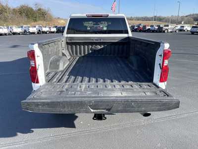 2023 Chevrolet 2500 Crew Cab, $39000.00. Photo 8
