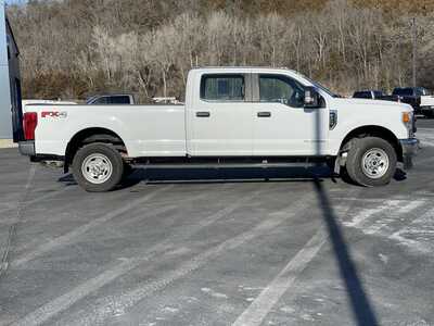 2020 Ford F350 Crew Cab, $39000.00. Photo 2