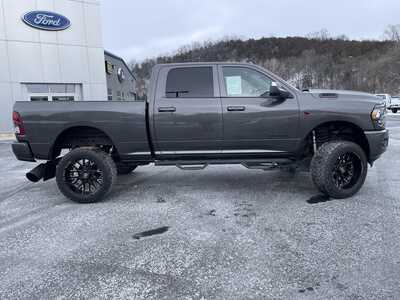 2019 RAM 2500 Crew Cab, $39999.00. Photo 2