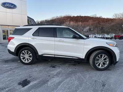 2023 Ford Explorer, $33599.00. Photo 2