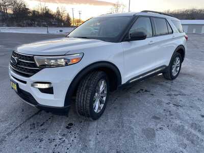 2023 Ford Explorer, $33599.00. Photo 5