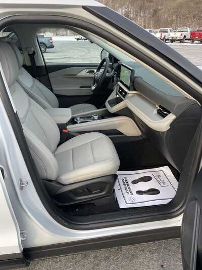 2026 Ford Explorer, $46720.00. Photo 12