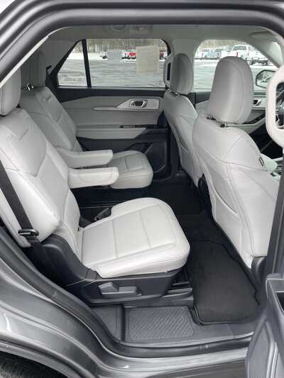 2026 Ford Explorer, $46320.00. Photo 12