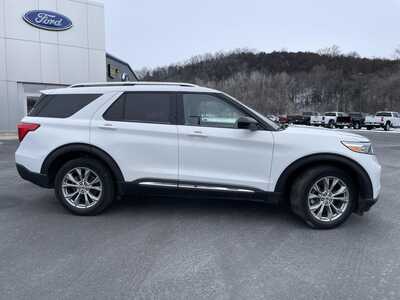 2024 Ford Explorer, $35599.00. Photo 2