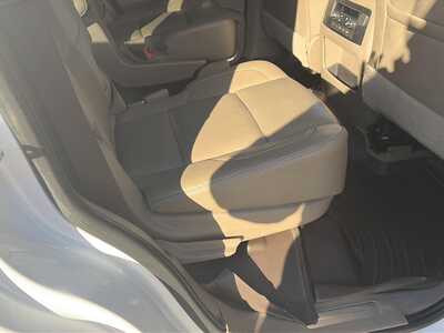 2018 Chevrolet Tahoe, $19999.00. Photo 12