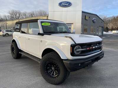 2023 Ford Bronco, $39999.00. Photo 3