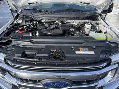 2022 Ford F350 Reg Cab, $39999.00. Photo 12