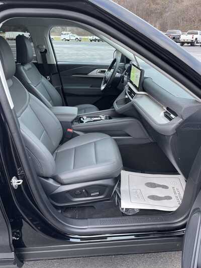 2026 Ford Explorer, $45775.00. Photo 12