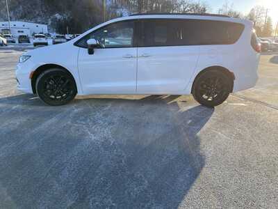 2023 Chrysler Pacifica, $0.00. Photo 6