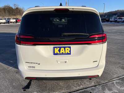 2023 Chrysler Pacifica, $0.00. Photo 8