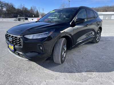 2023 Ford Escape, $15000.00. Photo 5