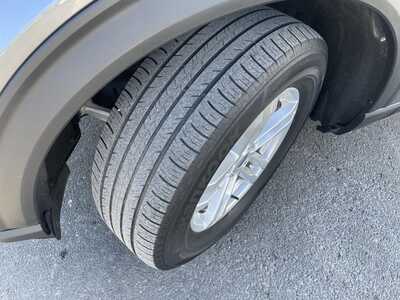 2023 Ford Explorer, $31999.00. Photo 10