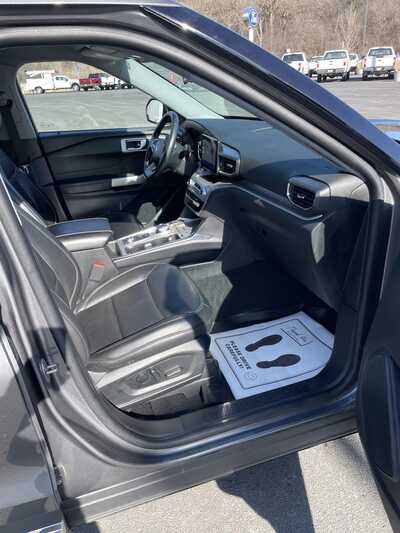 2023 Ford Explorer, $31999.00. Photo 12