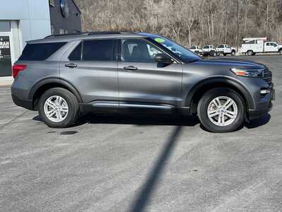 2023 Ford Explorer, $31999.00. Photo 2