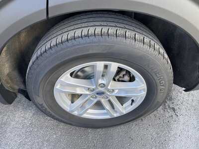 2023 Ford Explorer, $31999.00. Photo 9