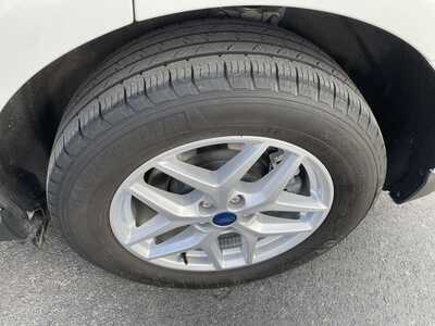 2022 Ford Edge, $25799.00. Photo 9