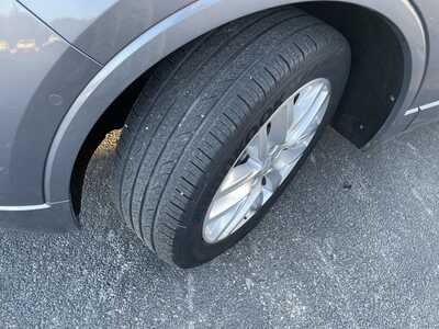 2019 Buick Envision, $24799.00. Photo 10