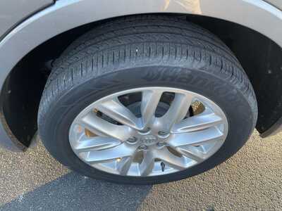 2019 Buick Envision, $24799.00. Photo 9