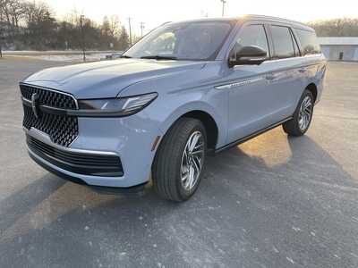 2025 Lincoln Navigator, $93000.00. Photo 5