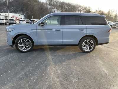 2025 Lincoln Navigator, $93000.00. Photo 6
