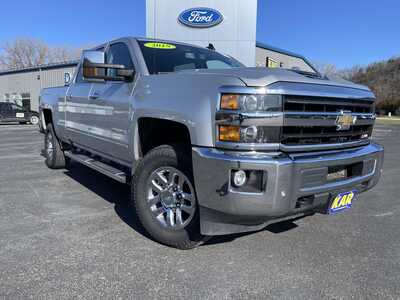 2019 Chevrolet 3500 Crew Cab, $38799.00. Photo 3