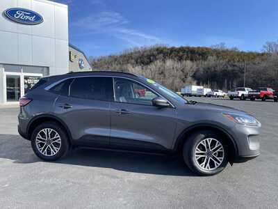 2021 Ford Escape, $18000.00. Photo 2