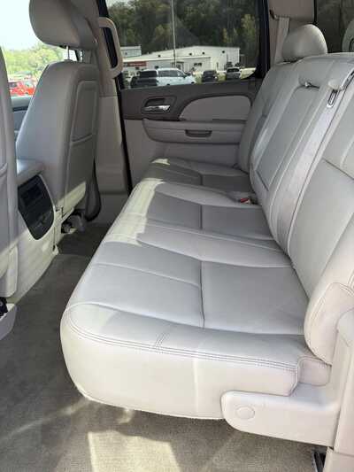 2011 Chevrolet 3500 Crew Cab, $35899.00. Photo 12
