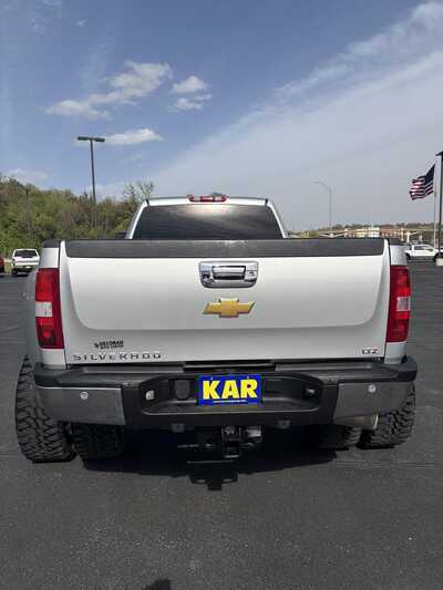 2011 Chevrolet 3500 Crew Cab, $35899.00. Photo 6