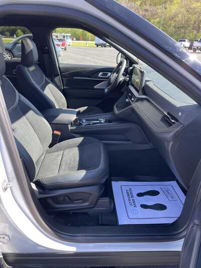 2026 Ford Explorer, $57781.00. Photo 12