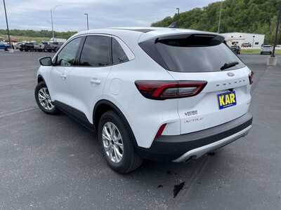 2023 Ford Escape, $27599.00. Photo 7
