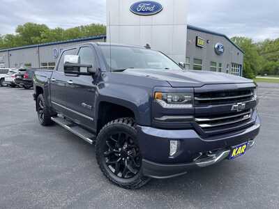 2018 Chevrolet 1500 Crew Cab, $21699.00. Photo 3